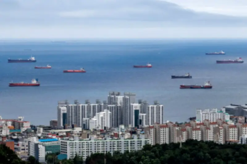 Preços do petróleo despencam 43% com acordo EUA-Irã e oferta global