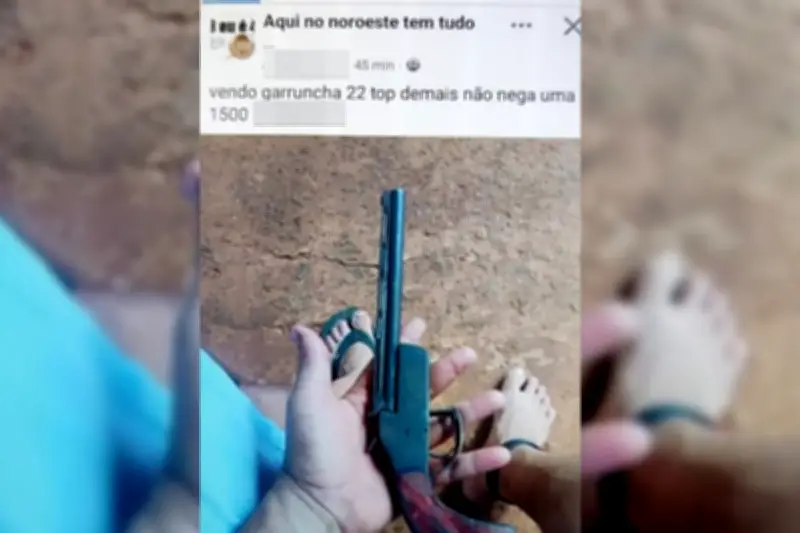 Preso homem que anunciava venda de arma no Facebook com tornozeleira