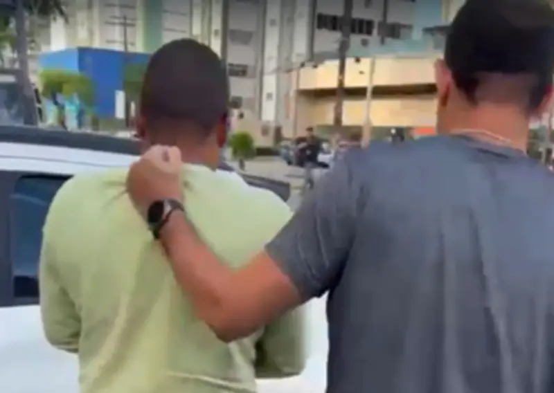 Preso suspeito de matar esposa a facadas no Recife