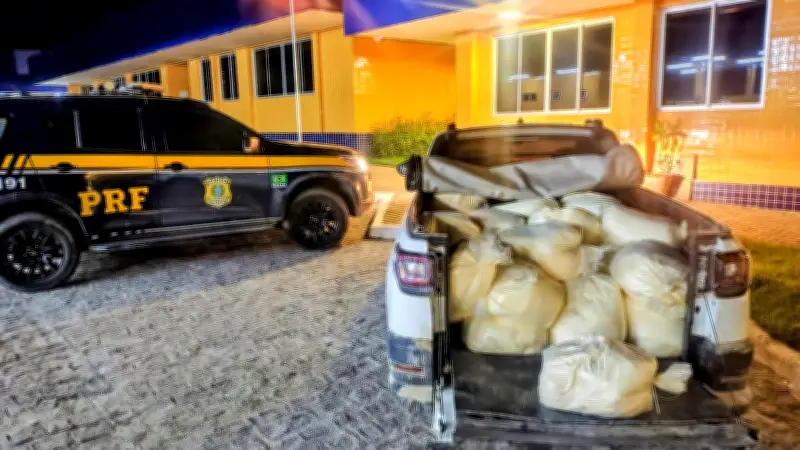 PRF apreende 700 kg de pasta de leite sem refrigeração em Garanhuns