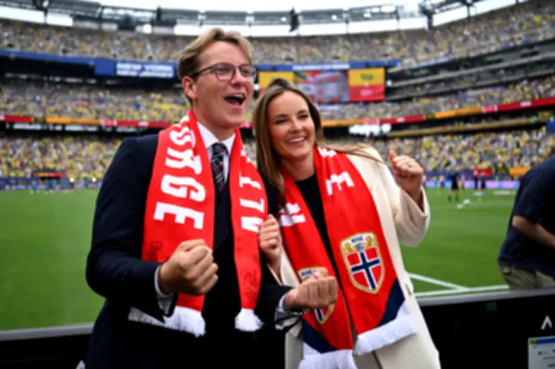 Príncipes da Noruega celebram vitória sobre o Brasil no vestiário