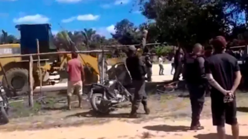 Protesto em Buriti termina com confusão e tiros da PM contra moradores
