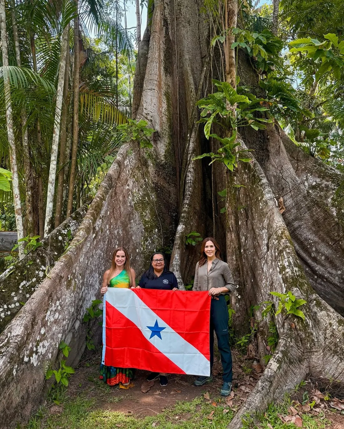 Rainha da Dinamarca prova sabores amazônicos na COP30
