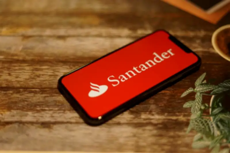 Santander Brasil emite R$ 1,386 bi em letras financeiras subordinadas