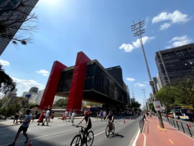 Serviços municipais de SP no feriado de 9 de julho: veja o que abre e fecha