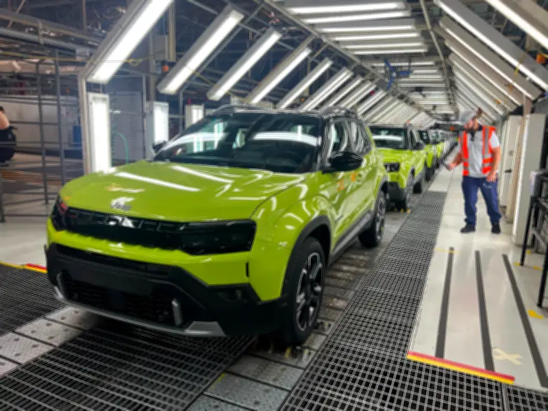 Stellantis inicia produção do Jeep Avenger híbrido no Rio de Janeiro