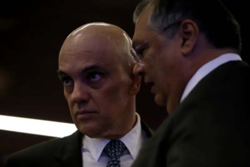 STF dá 48h para 7 tribunais explicarem supersalários e ameaça afastar presidentes