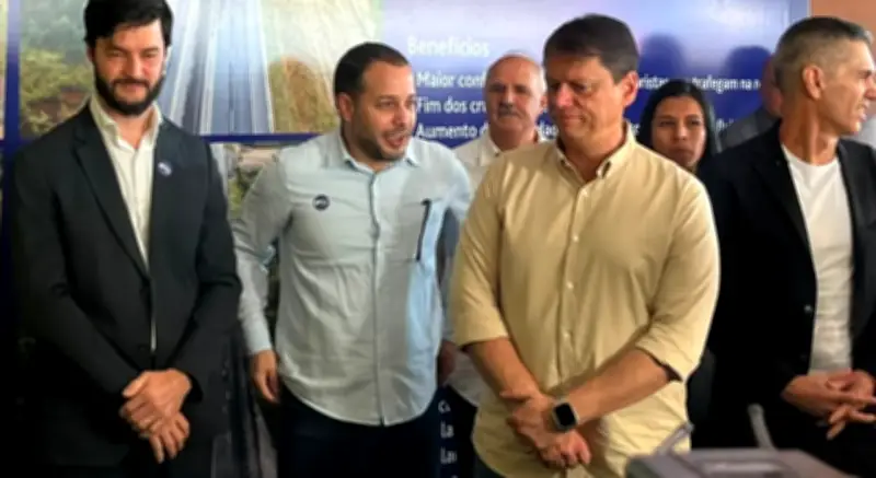 Tarcísio entrega duplicação da Rodovia Lívio Tagliassachi em São Roque