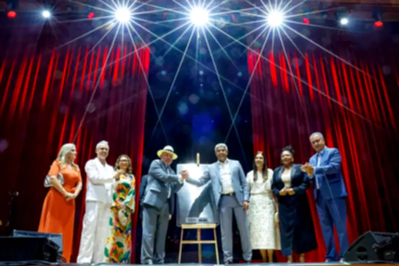 Teatro Castro Alves reabre após incêndio com presença de Lula na Bahia