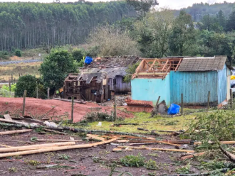 Tornado F2 atinge Reserva no Paraná com ventos acima de 120 km/h