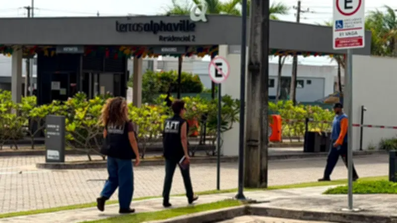 Trabalhadora resgatada após 55 anos em trabalho escravo em condomínio de luxo no CE