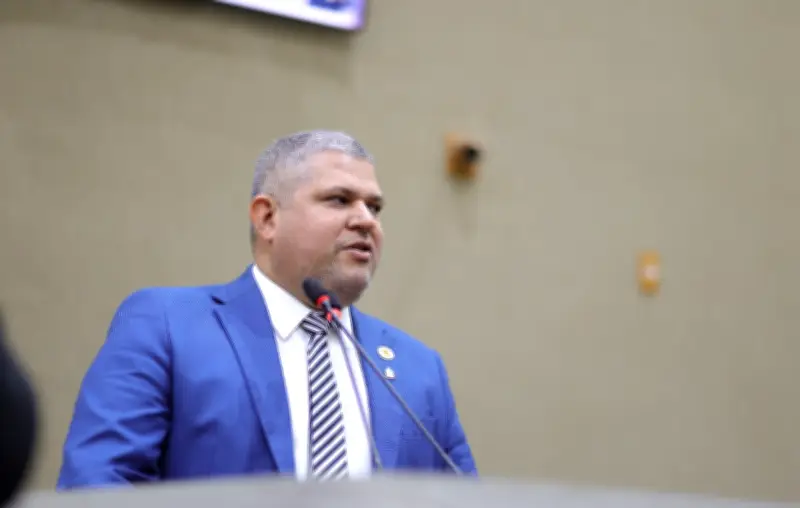 TRE-AM suspende cassação de vereador Elan Alencar por fraude à cota de gênero
