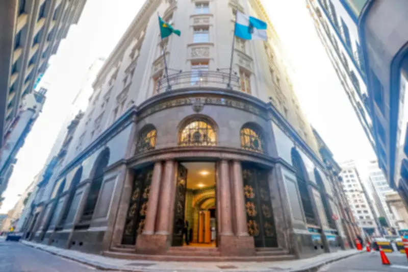 TRE-RJ quer contratar ascensoristas por R$ 786 mil em ano eleitoral