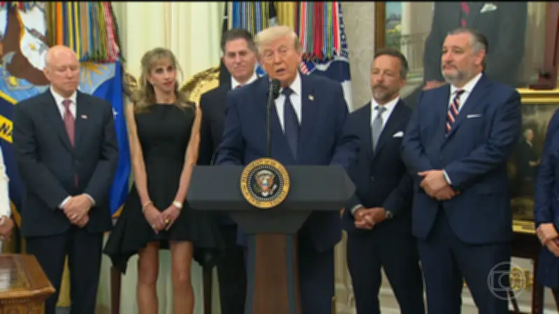 Trump confirma pedido a presidente da Fifa para revisar cartão vermelho de Balogun