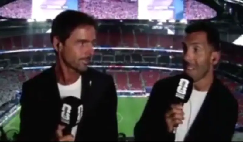 Tévez narra virada argentina ao lado de narrador que torcia pelo Egito
