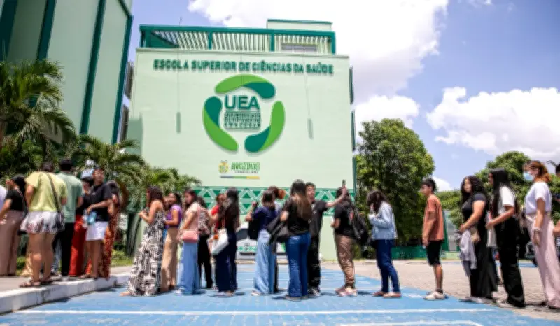 UEA lança editais com 4.412 vagas e curso inédito de Medicina Veterinária