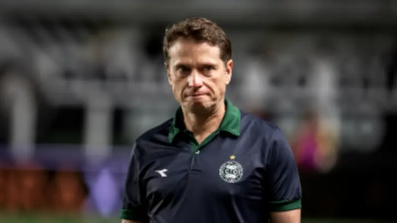 Vasco contrata Fernando Seabra com salário intermediário
