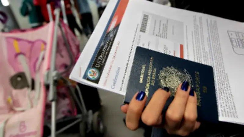 Visto americano: taxa extra de US$ 750 para agilizar entrevista a partir de 1º de julho