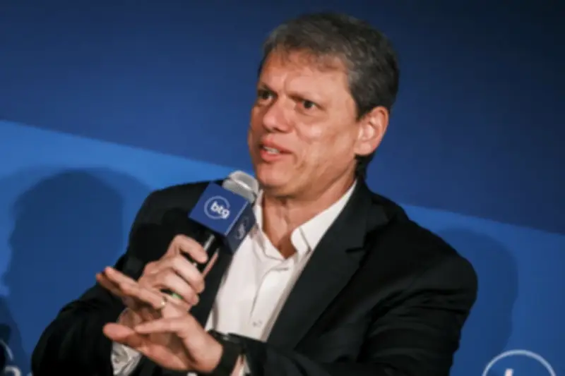 Vitória de Tarcísio em SP pode enfraquecer campanha de Lula