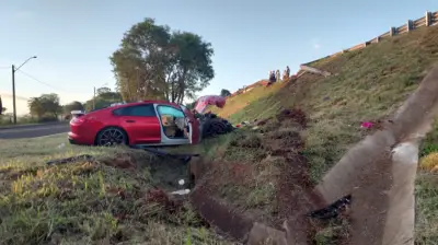 Batida com capotamento em Bonfim Paulista envolve carro de luxo e caminhonete