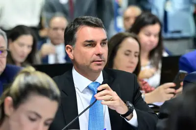 Bolsonarismo vê campanha de Flávio em 'modo cercadinho' e crise com Michelle