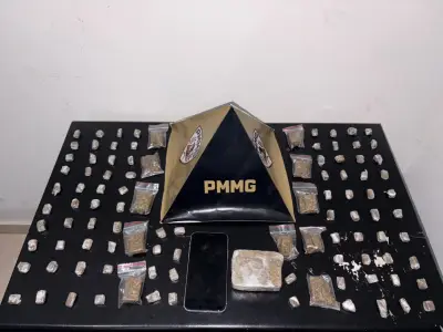 Cão farejador ajuda PM a apreender maconha e dinheiro em Montes Claros