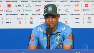 Douglas Santos se firma como pilar de Ancelotti na Seleção Brasileira