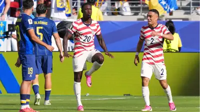 EUA vencem Bósnia com gol e expulsão de Balogun e vão às oitavas
