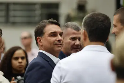 Flávio Bolsonaro define candidato ao Senado pelo PL no Rio