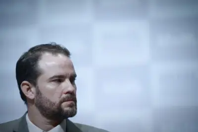 Governo discutirá alíquota do Imposto Seletivo só em 2027, diz Durigan