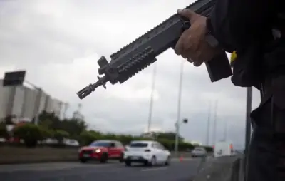 Governo do RJ investe R$ 70 milhões em 10 mil fuzis com recursos da Lava Jato