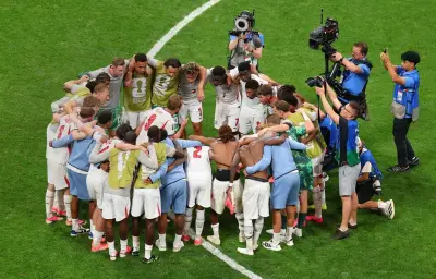 Inglaterra vence Congo de virada e enfrenta México nas oitavas