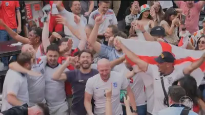 Inglaterra vira sobre Congo e enfrenta México nas oitavas da Copa