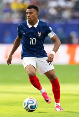 Mbappé rebate provocações: 'Se vão nos mandar à merda, vamos mandá-los também'