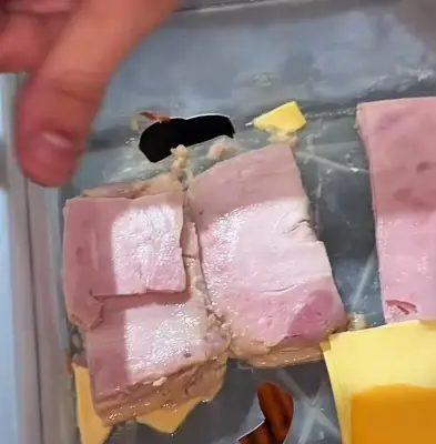Operação em Copacabana descarta 30 kg de alimentos e remove 1 tonelada de entulho
