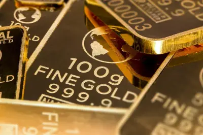 Ouro fecha em queda com alta dos Treasuries e do dólar