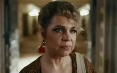 Pilar é surpreendida com chegada do neto de Dina em Quem Ama Cuida