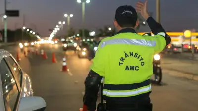 Rua Leonardo Mota em Fortaleza interditada por 4 meses para obras