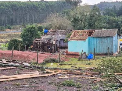 Tornado F2 atinge Reserva no Paraná com ventos acima de 120 km/h