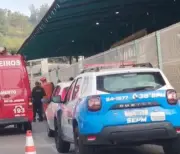 Acidente entre carro e moto deixa feridos em Três Rios, RJ