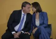 Bolsonaro pede a Michelle que desista de candidatura ao Senado