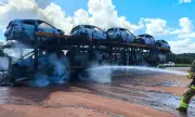 Caminhão-cegonha com 11 carros elétricos da BYD pega fogo na BR-101