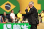 CBF vê erros de Ancelotti em eliminação, mas quer dar autonomia