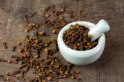 Chá de cravo: benefícios e receitas para o inverno