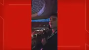 Fã autista de 15 anos realiza sonho de conhecer Djavan em Brasília