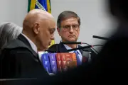 Gonet se distancia de Moraes ao dosar pena de Bolsonaro