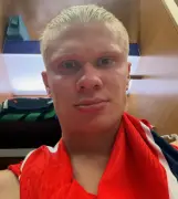 Haaland celebra eliminação do Brasil na Copa com selfie e música