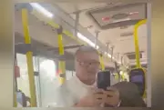 Homem é expulso de ônibus no Rio após ofensas racistas contra motorista