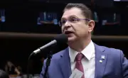 Líder do PL na Câmara denuncia perseguição em operação da PF