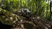 Lynx M20S: cão-robô chinês atravessa rios e opera a -30°C